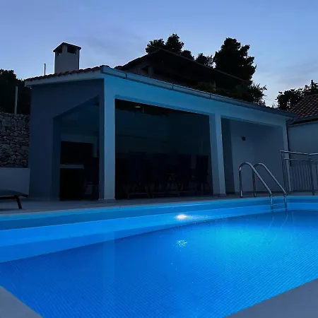Marina Residence *