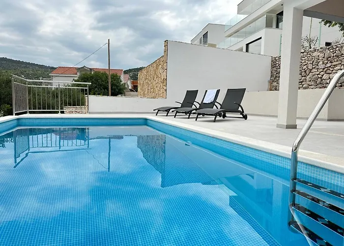 Marina Residence
